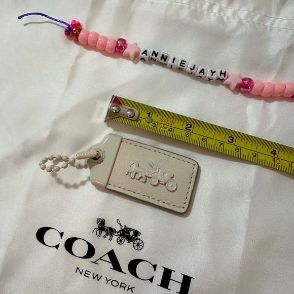 Coach 1941 Hangtag - Monochrome Chalk (Medium Size) - Picture 2 of 5